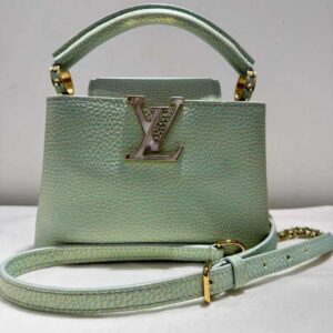 Louis Vuitton  Capucines Green Calfskin Handbag Crossbody Bag Pre-Owned with Gold Hardware & Chain Strap