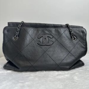 Pre-owned Chanel Travel line Airport Bag Black Cowhide Tote Bag BJ2011