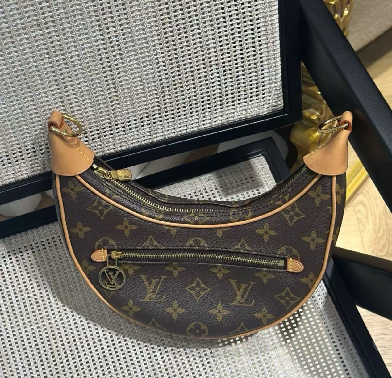 Pre-owned BJ1109905012 Louis Vuitton  Loop Hobo Monogram Canvas Shoulder Bag